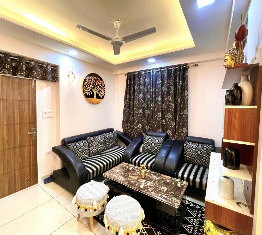Airport Bliss Apartment+Balcony & Netflix + Prime Jaipur Eksteriør billede