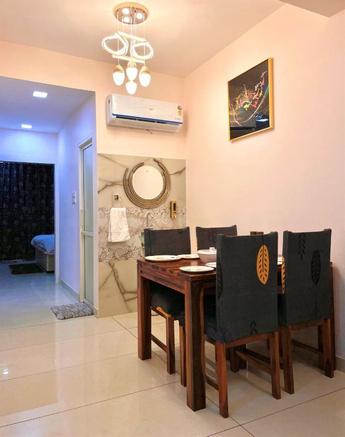 Airport Bliss Apartment+Balcony & Netflix + Prime Jaipur Eksteriør billede