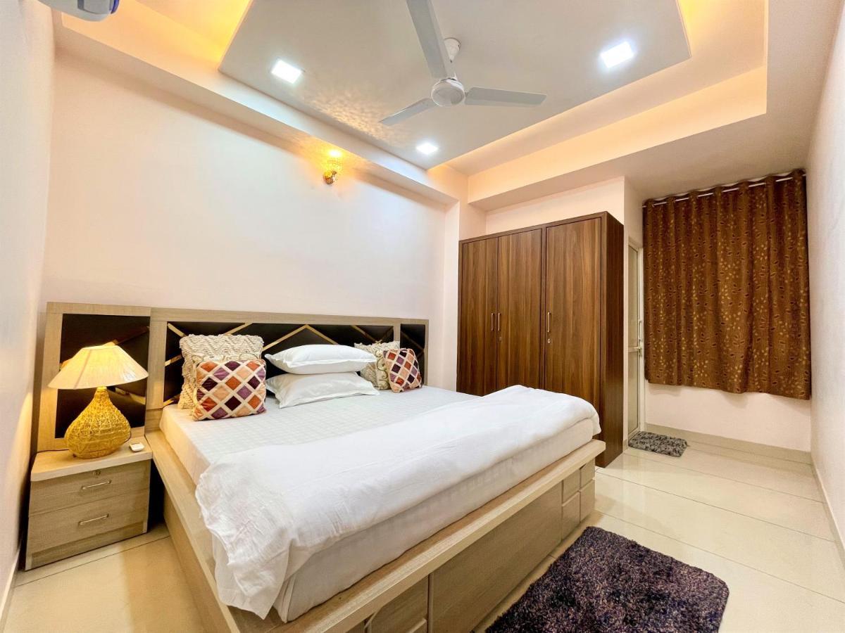 Airport Bliss Apartment+Balcony & Netflix + Prime Jaipur Eksteriør billede