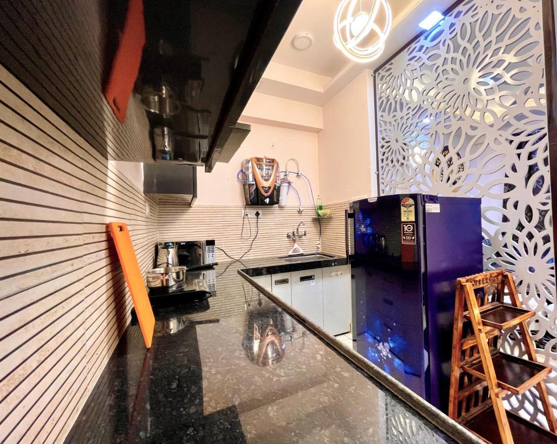 Airport Bliss Apartment+Balcony & Netflix + Prime Jaipur Eksteriør billede