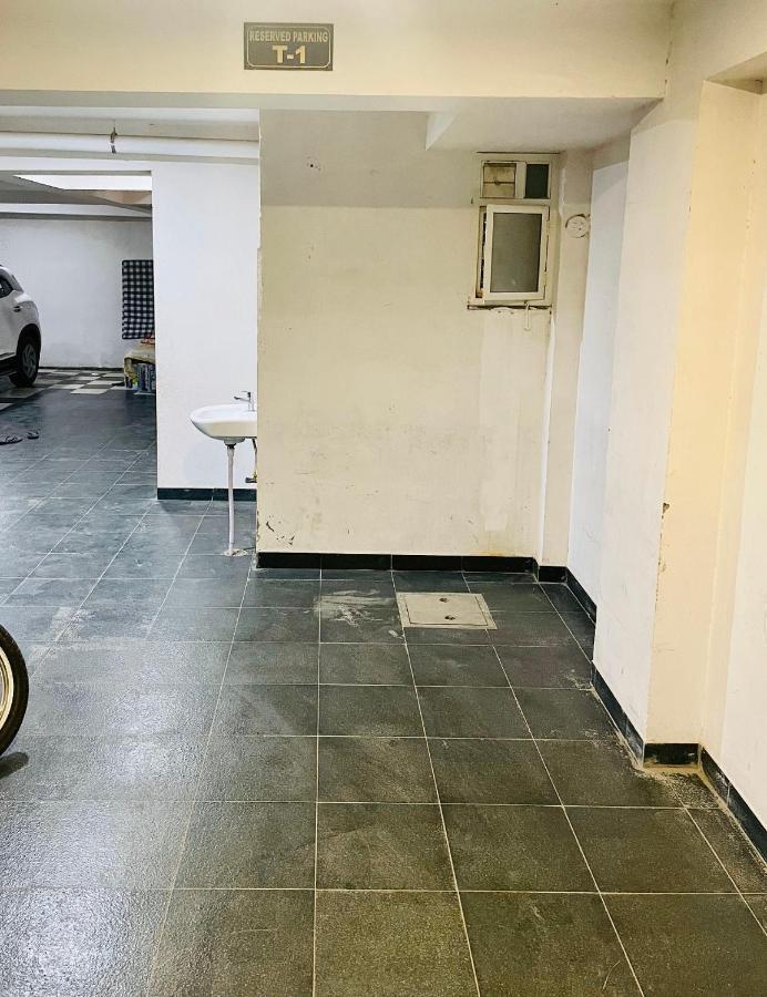 Airport Bliss Apartment+Balcony & Netflix + Prime Jaipur Eksteriør billede